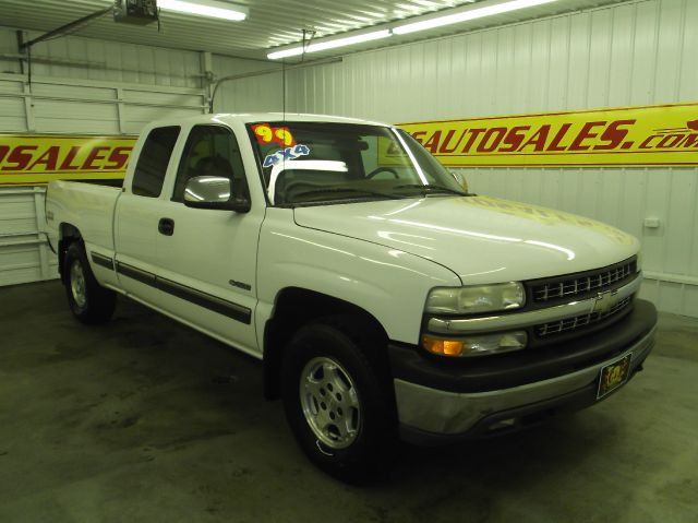 2000 Chevrolet S10 4dr Sdn Auto GLS w/XM