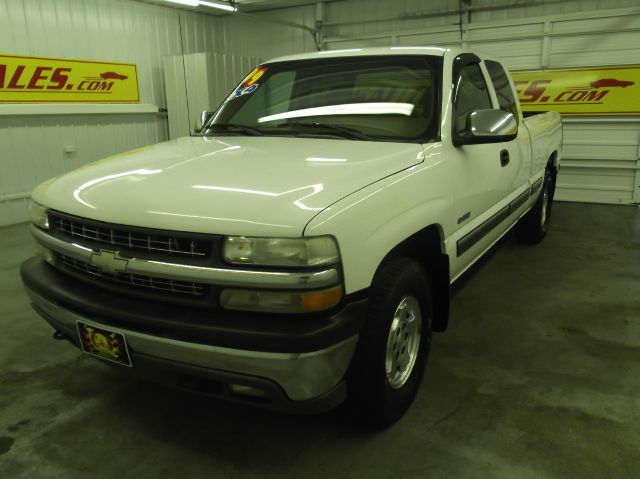 2000 Chevrolet S10 4dr Sdn Auto GLS w/XM