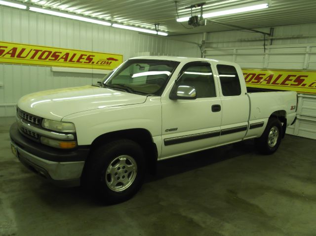 2000 Chevrolet S10 4dr Sdn Auto GLS w/XM