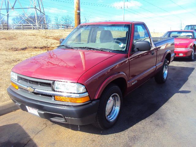 2001 Chevrolet S10 Base