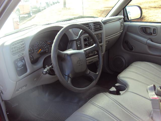 2001 Chevrolet S10 Base