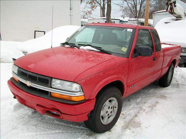 2001 Chevrolet S10 Base