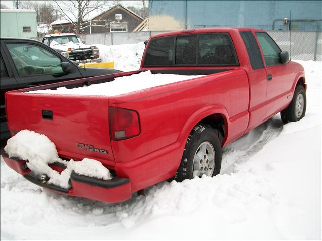 2001 Chevrolet S10 Base