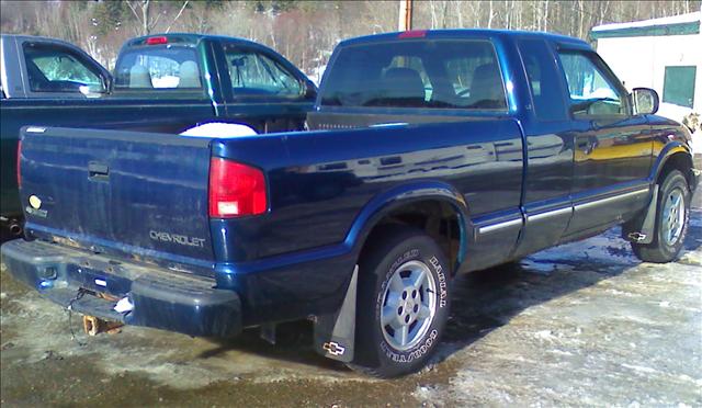 2001 Chevrolet S10 Base