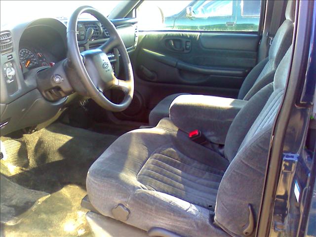 2001 Chevrolet S10 Base