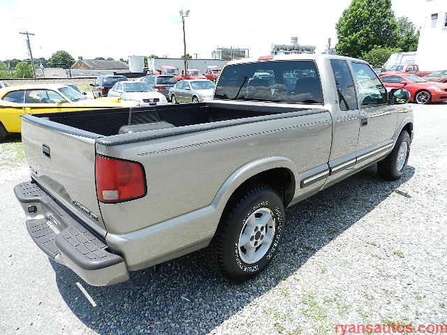 2001 Chevrolet S10 1500 Srt-10 2WD