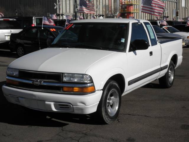 2001 Chevrolet S10 Base