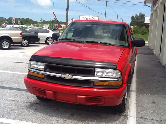 2001 Chevrolet S10 4dr Sdn Auto GLS w/XM