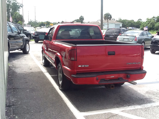 2001 Chevrolet S10 4dr Sdn Auto GLS w/XM