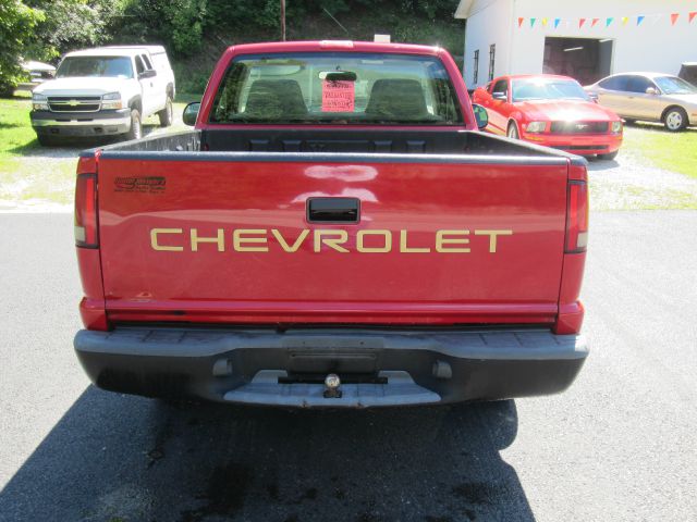 2001 Chevrolet S10 Base