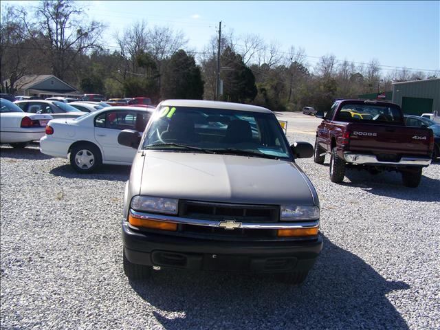 2001 Chevrolet S10 Base