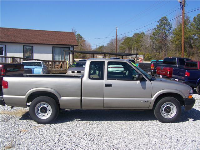 2001 Chevrolet S10 Base