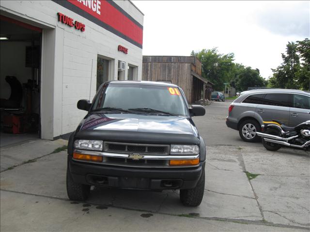 2001 Chevrolet S10 Base