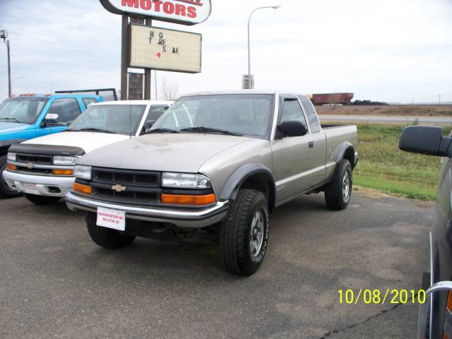 2001 Chevrolet S10 Base