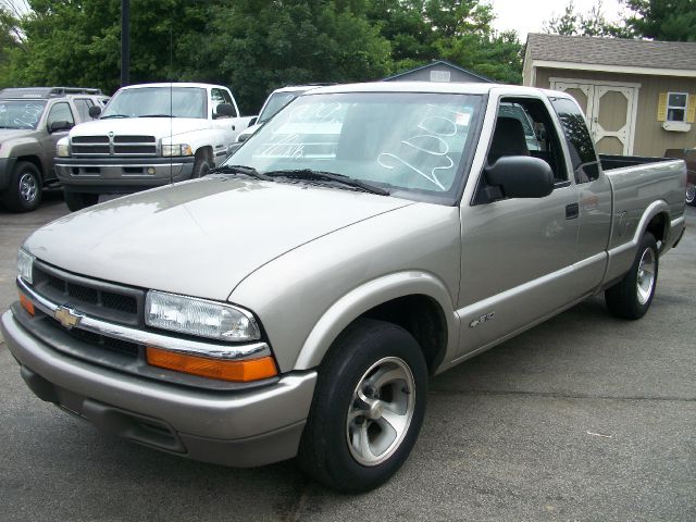 2001 Chevrolet S10 4dr Sdn Auto GLS w/XM