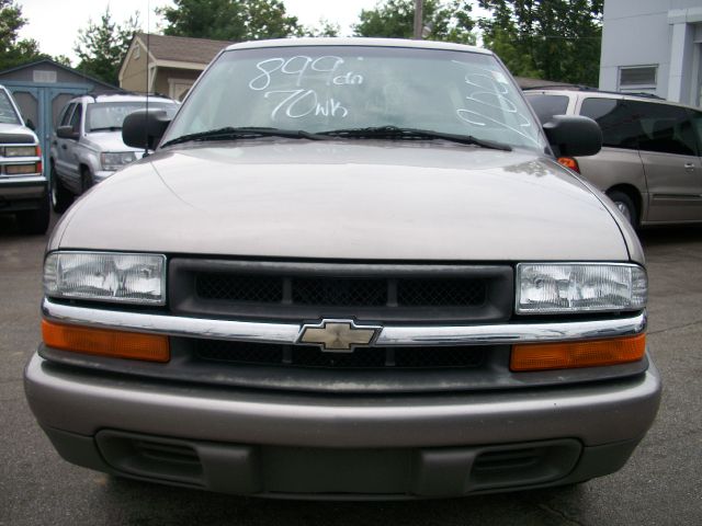 2001 Chevrolet S10 4dr Sdn Auto GLS w/XM