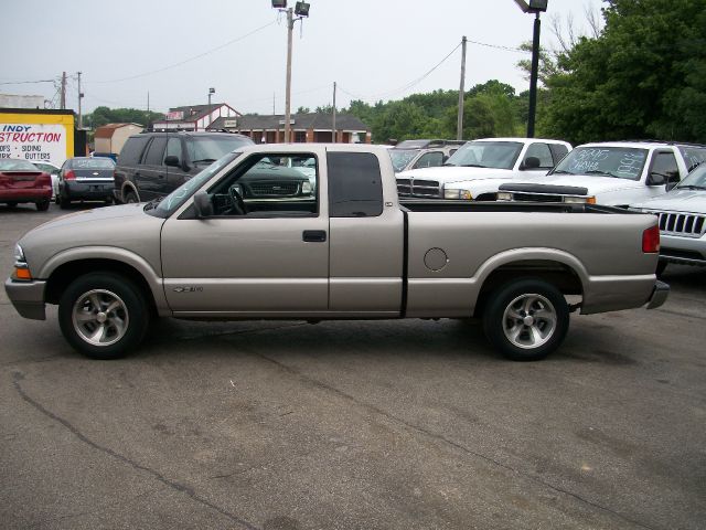 2001 Chevrolet S10 4dr Sdn Auto GLS w/XM