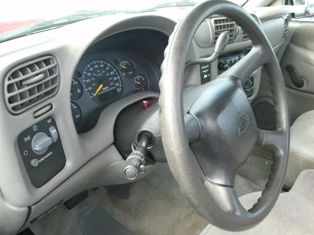 2001 Chevrolet S10 Base