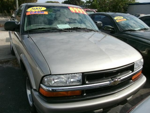 2001 Chevrolet S10 Base