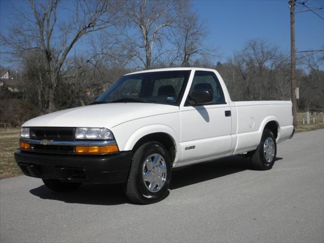 2001 Chevrolet S10 Base