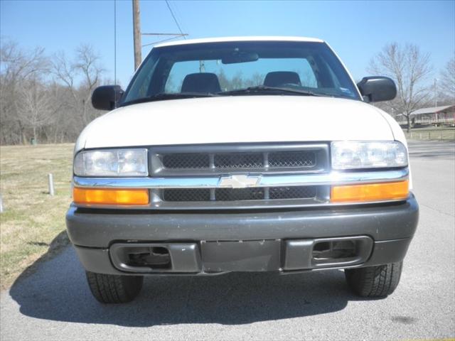 2001 Chevrolet S10 Base