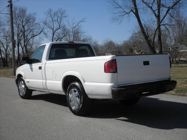 2001 Chevrolet S10 Base