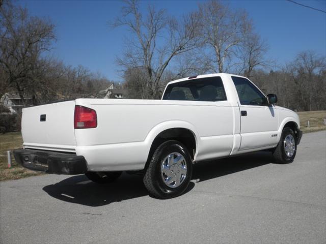 2001 Chevrolet S10 Base