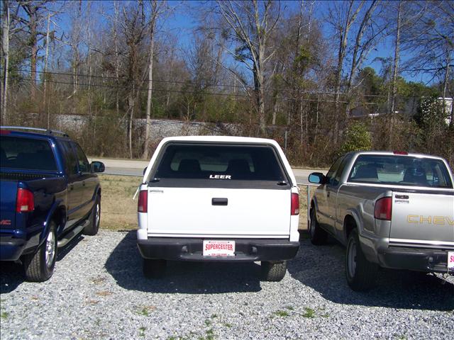 2001 Chevrolet S10 Base