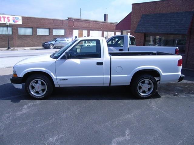 2001 Chevrolet S10 Unknown