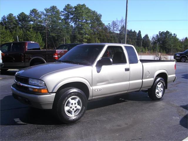 2001 Chevrolet S10 Base