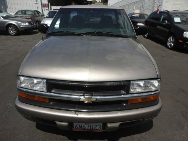 2001 Chevrolet S10 4dr Sdn Auto GLS w/XM