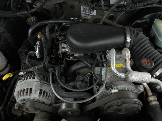 2001 Chevrolet S10 4dr Sdn Auto GLS w/XM