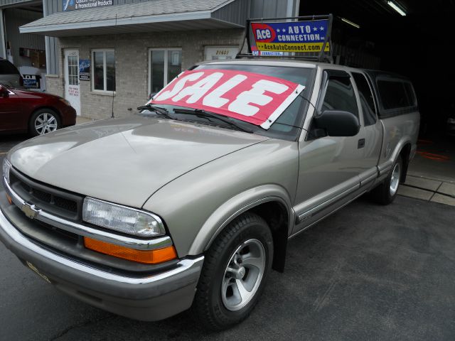 2001 Chevrolet S10 4dr Sdn Auto GLS w/XM