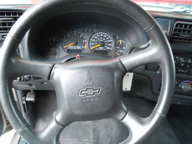 2001 Chevrolet S10 4dr Sdn Auto GLS w/XM