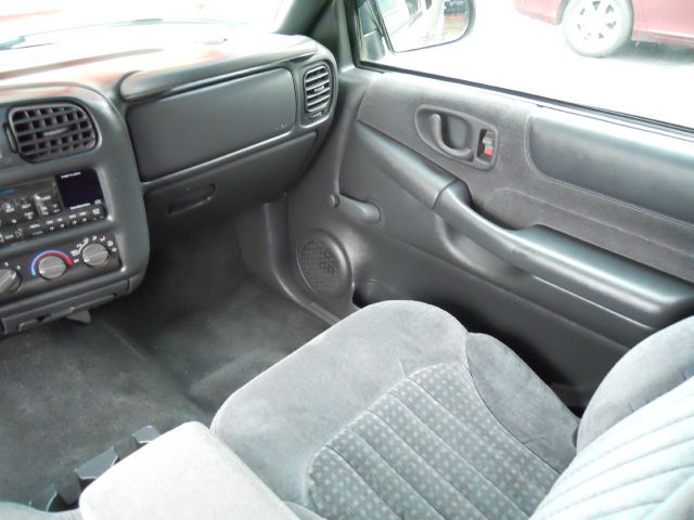 2001 Chevrolet S10 4dr Sdn Auto GLS w/XM