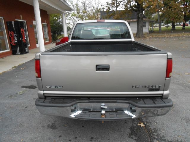 2001 Chevrolet S10 4dr Sdn Auto GLS w/XM