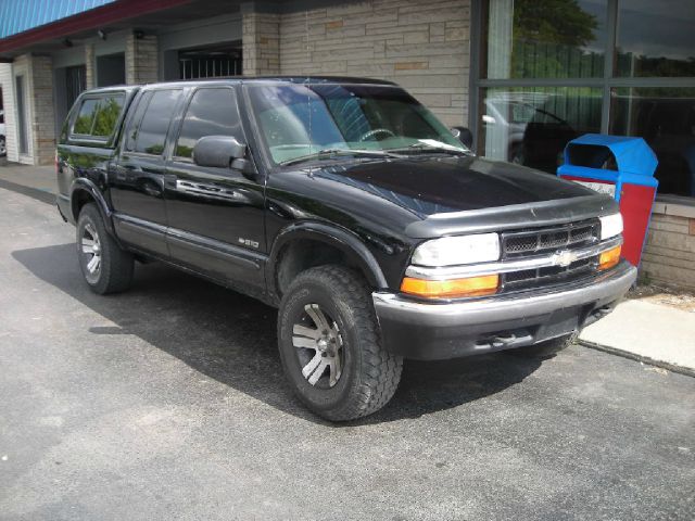 2001 Chevrolet S10 C300 Luxury Sedan 4D