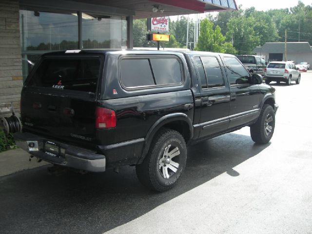 2001 Chevrolet S10 C300 Luxury Sedan 4D