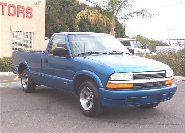 2001 Chevrolet S10 Base