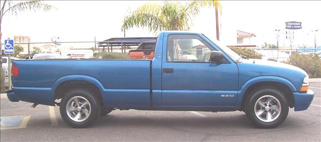 2001 Chevrolet S10 Base