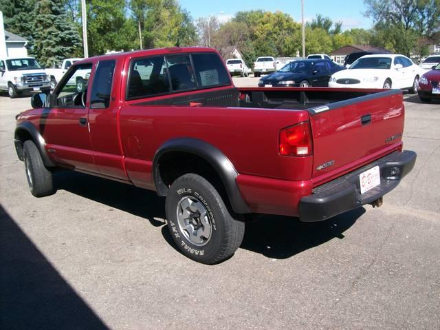 2001 Chevrolet S10 5dr EX-L RES W/dvd/leather