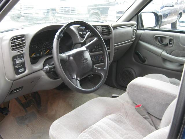 2001 Chevrolet S10 Base