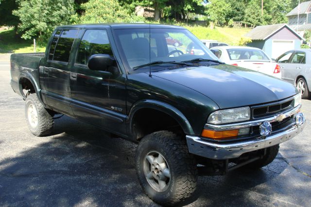 2001 Chevrolet S10 C300 Luxury Sedan 4D