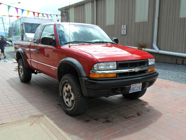 2001 Chevrolet S10 C300 Sport Sedan 4D