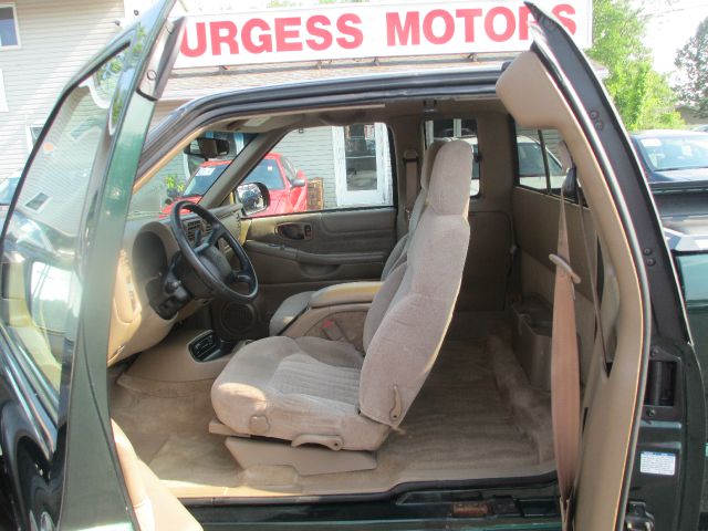 2001 Chevrolet S10 Handicap Lift And Control Leg 1 Owner