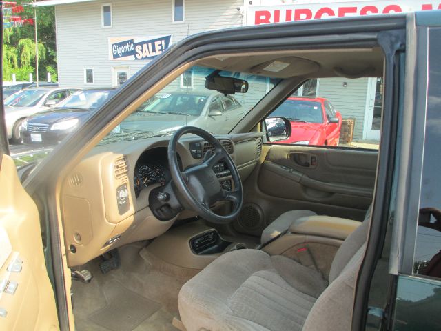 2001 Chevrolet S10 Handicap Lift And Control Leg 1 Owner