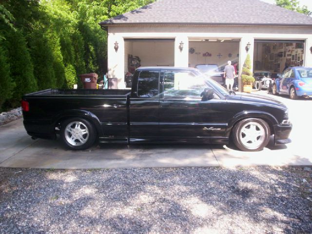 2001 Chevrolet S10 4dr Sdn Auto GLS w/XM