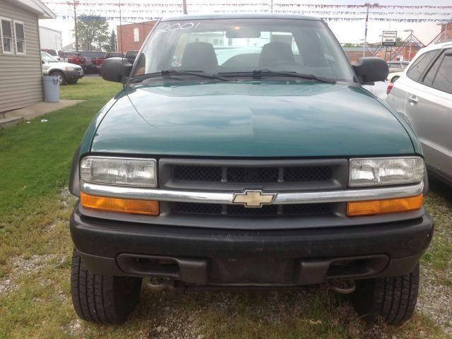 2001 Chevrolet S10 4dr Sdn Auto GLS w/XM