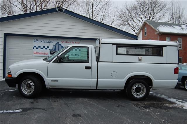 2001 Chevrolet S10 Base