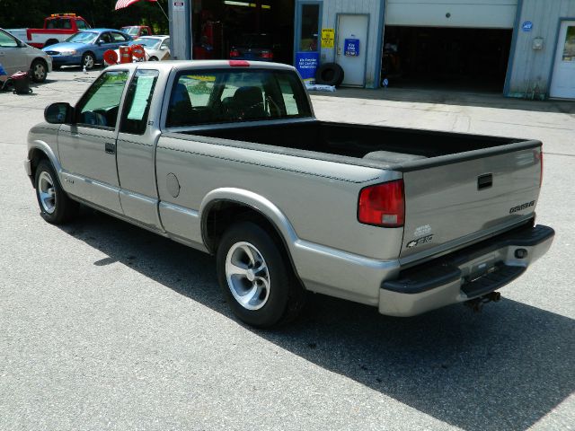 2001 Chevrolet S10 4dr Sdn Auto GLS w/XM